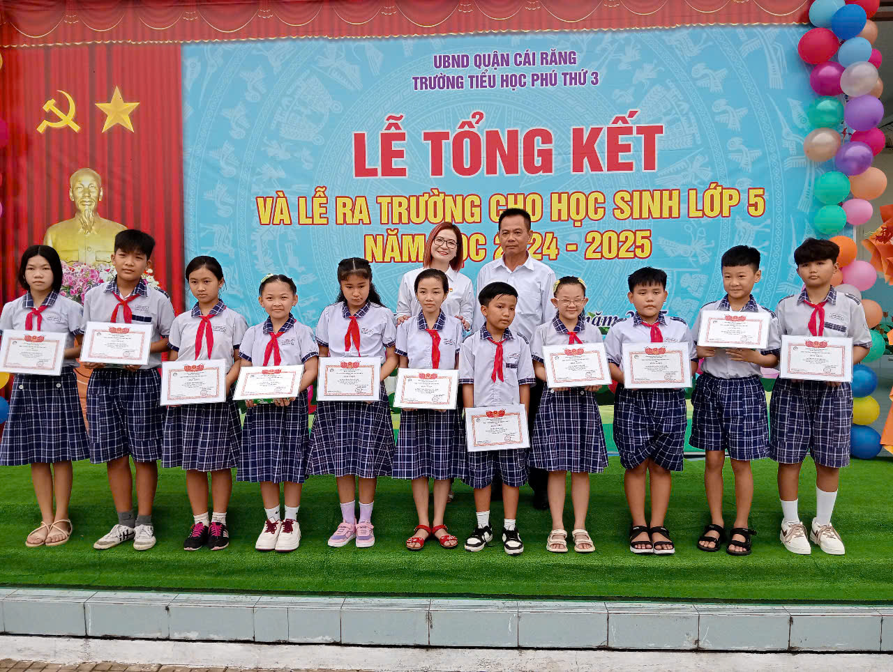Trao học bổng cho học sinh, sinh viên dân tộc thiểu số tiêu biểu - Ảnh 27.