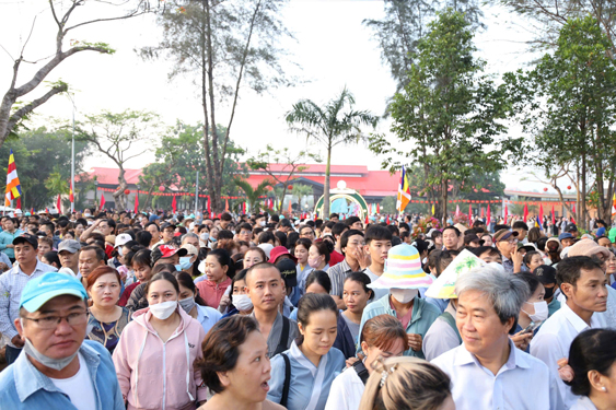 Chiêm bái Xá lợi Đức Phật: Trang nghiêm, thành kính - Ảnh 3. Chiêm bái Xá lợi Đức Phật: Trang nghiêm, thành kính - Ảnh 3.