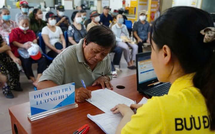 Ngoài lương hưu, người nghỉ hưu có thể hưởng các chế độ nào theo luật mới? - Ảnh 2.
