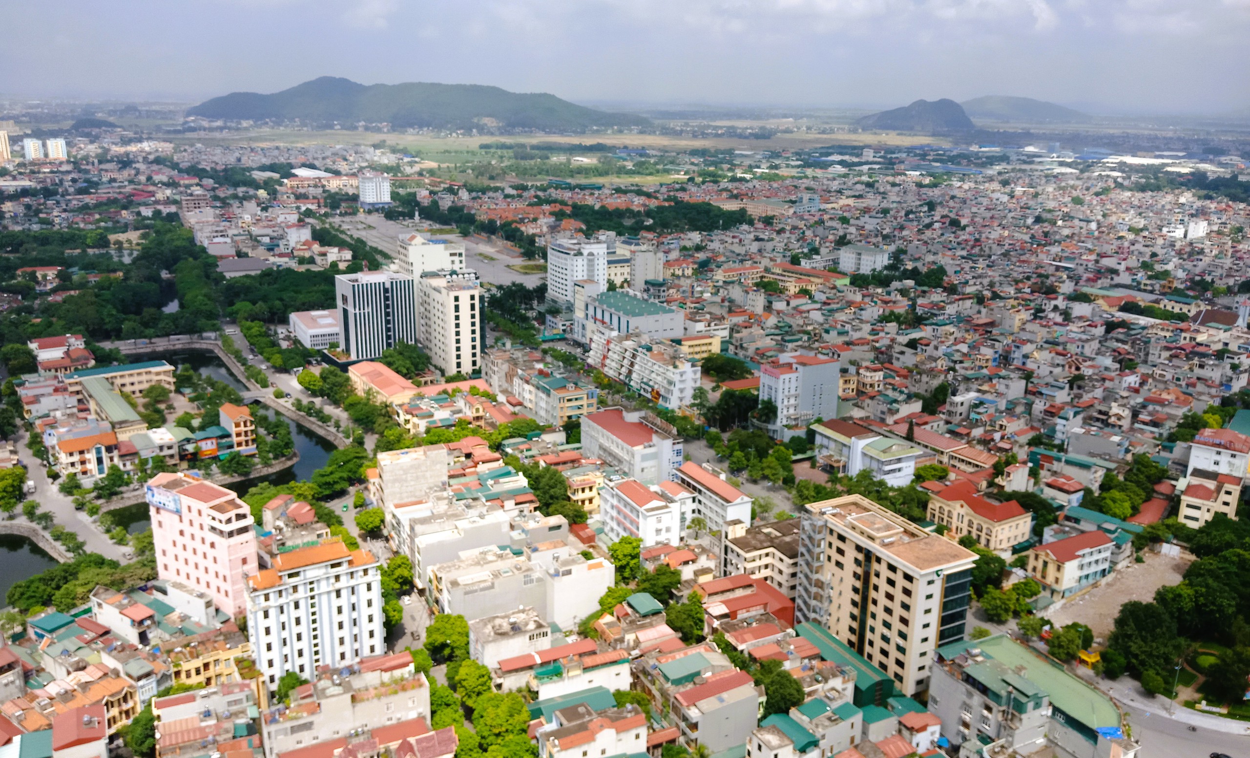 Sau sáp nhập, Thanh Hóa có phường đông dân nhất cả nước, gấp 4 huyện miền núi - Ảnh 2.