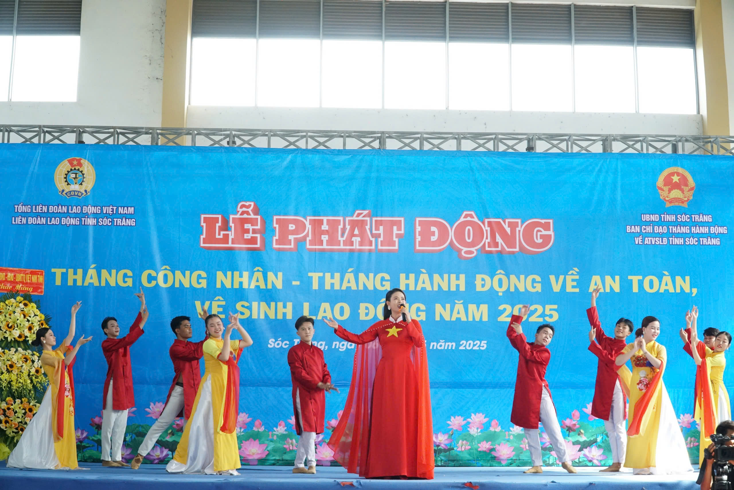 Bài hát “Viết tiếp câu chuyện hòa bình” xuất hiện tại sự kiện lớn ở Sóc Trăng - Ảnh 5.