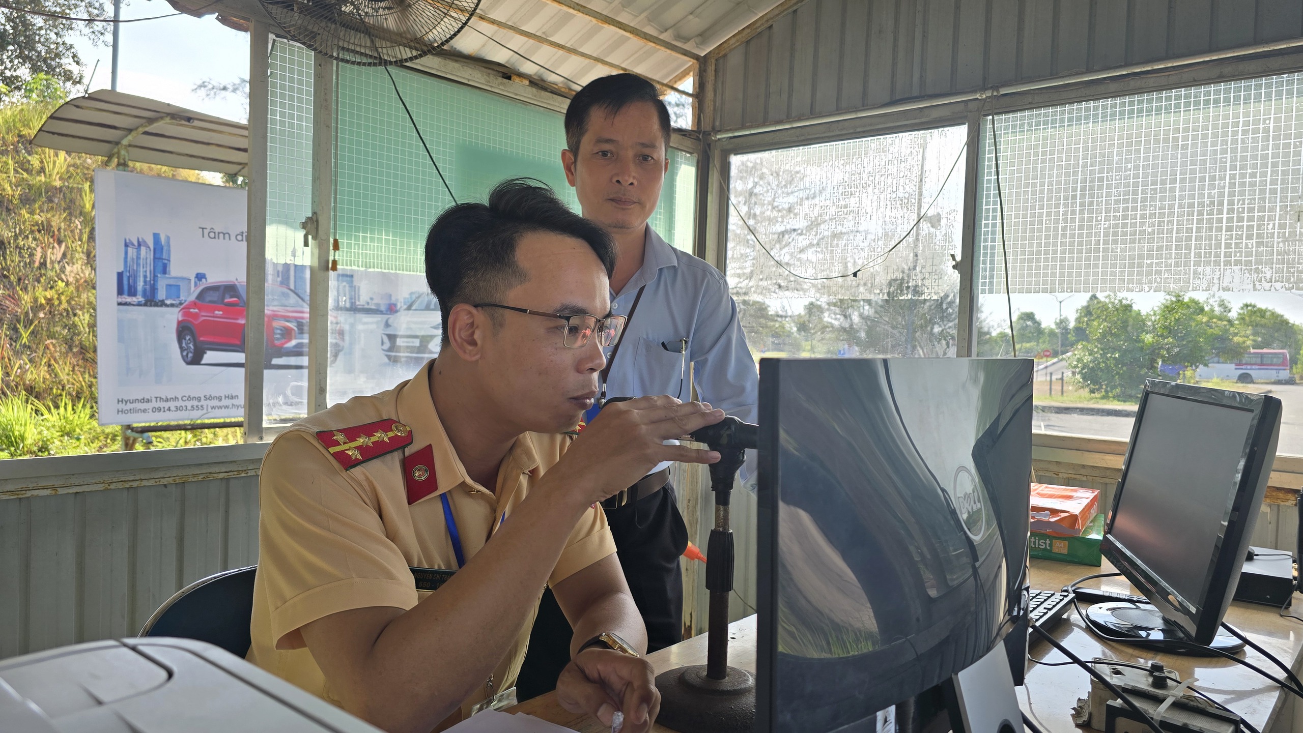 Lãnh đạo Công an Đà Nẵng xin lỗi người dân do chậm tổ chức sát hạch lái xe- Ảnh 5. Lãnh đạo Công an Đà Nẵng xin lỗi người dân do chậm tổ chức sát hạch lái xe- Ảnh 5.