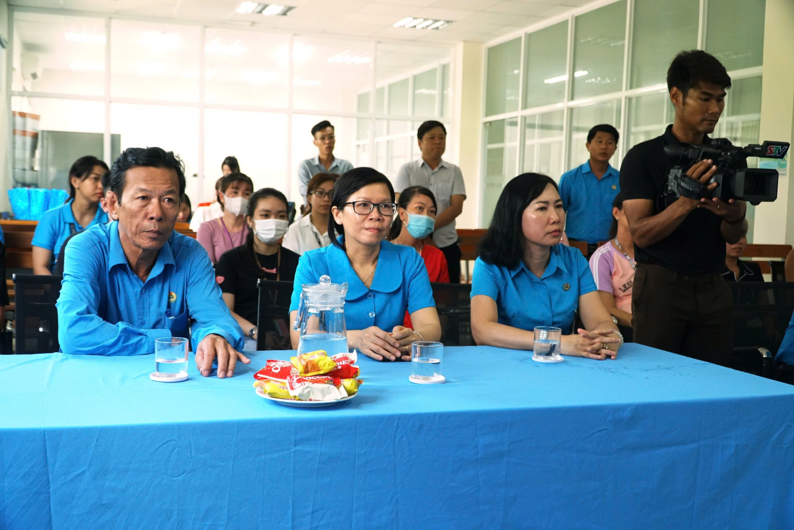 Bài hát “Viết tiếp câu chuyện hòa bình” xuất hiện tại sự kiện lớn ở Sóc Trăng - Ảnh 2.