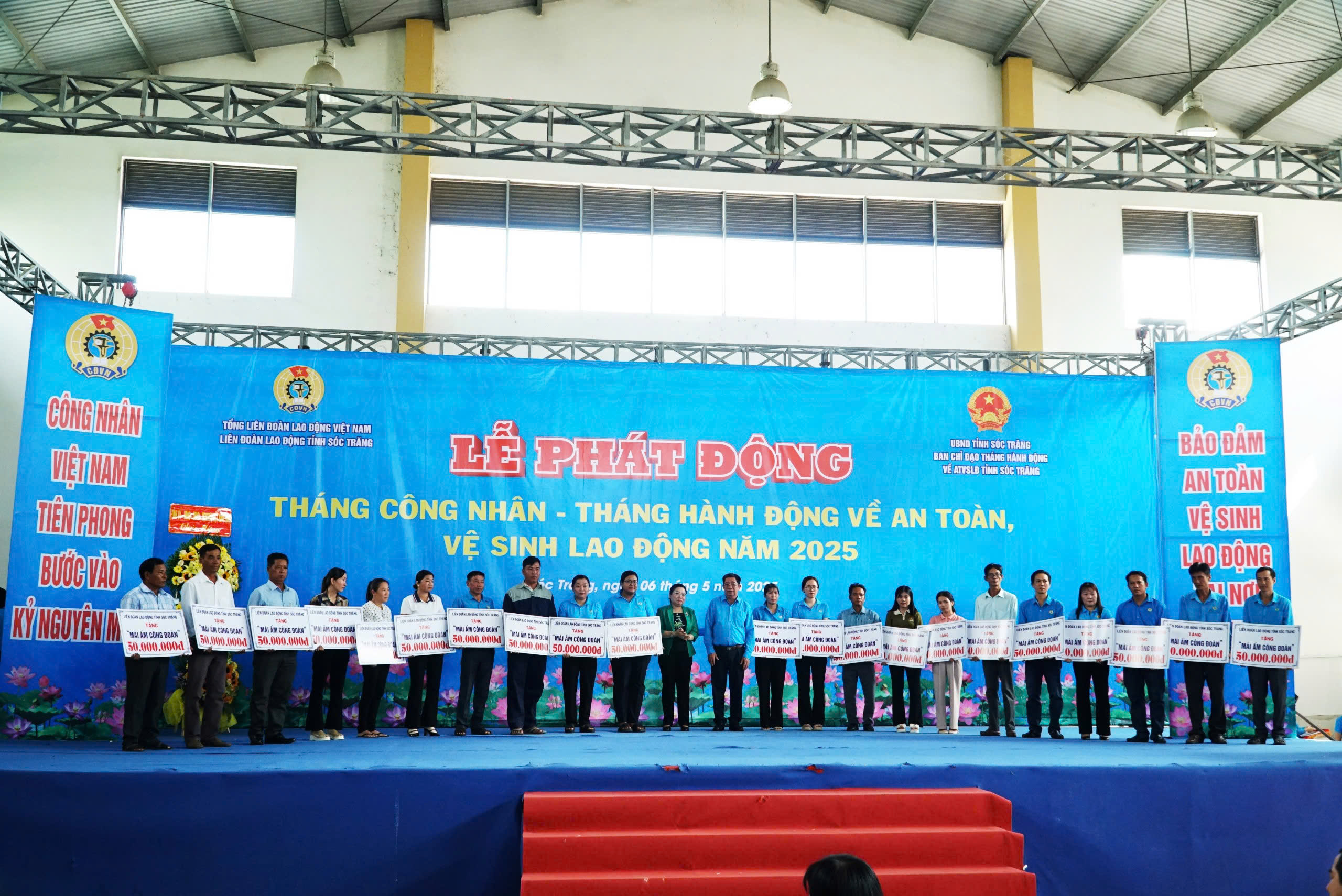 Bài hát “Viết tiếp câu chuyện hòa bình” xuất hiện tại sự kiện lớn ở Sóc Trăng - Ảnh 10.