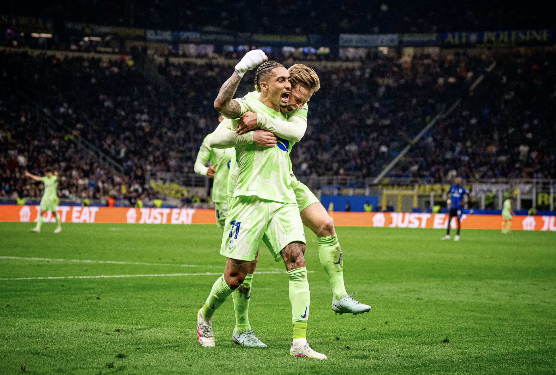 Barcelona thua trận cầu 7 bàn, Inter Milan vào chung kết Champions League- Ảnh 8. Barcelona thua trận cầu 7 bàn, Inter Milan vào chung kết Champions League- Ảnh 8.
