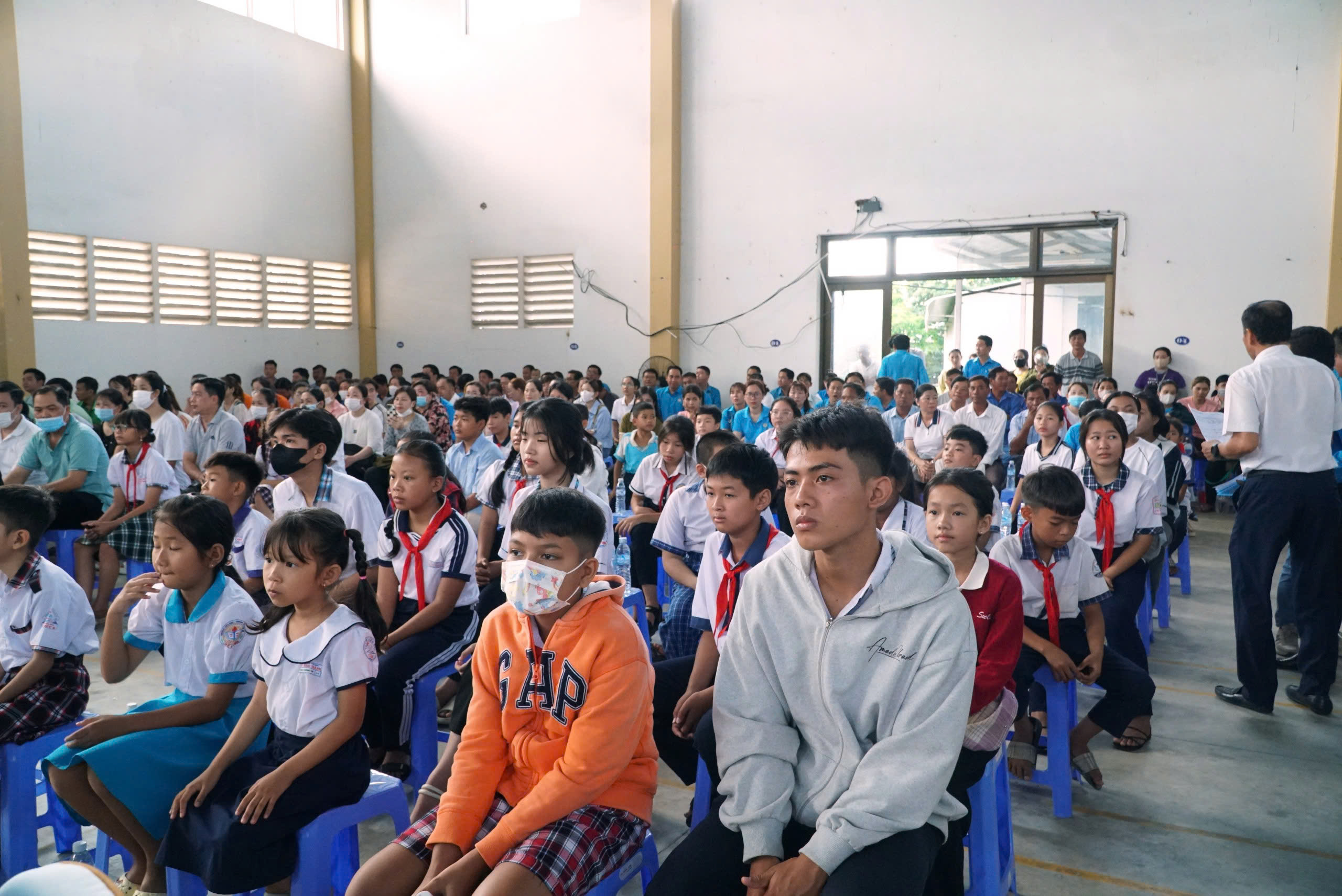 Bài hát “Viết tiếp câu chuyện hòa bình” xuất hiện tại sự kiện lớn ở Sóc Trăng - Ảnh 8.