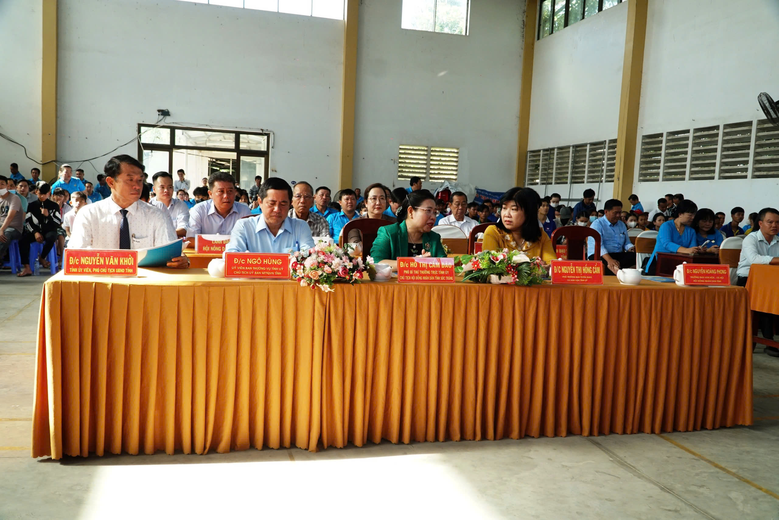 Bài hát “Viết tiếp câu chuyện hòa bình” xuất hiện tại sự kiện lớn ở Sóc Trăng - Ảnh 1.