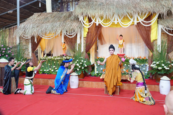 "Điểm hẹn nghệ thuật Phật giáo" tại Vesak 2025 - Ảnh 1. "Điểm hẹn nghệ thuật Phật giáo" tại Vesak 2025 - Ảnh 1.