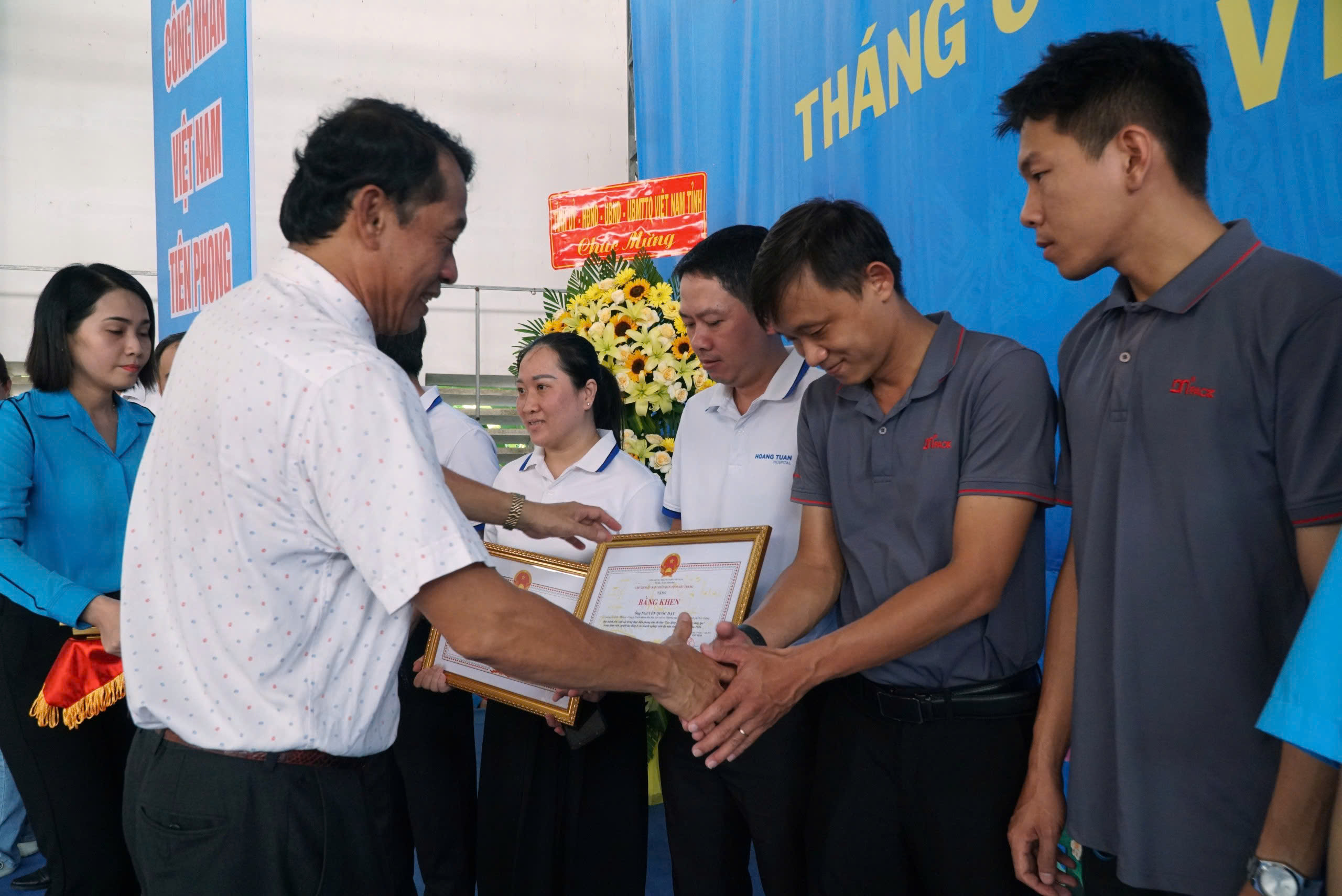 Bài hát “Viết tiếp câu chuyện hòa bình” xuất hiện tại sự kiện lớn ở Sóc Trăng - Ảnh 13.
