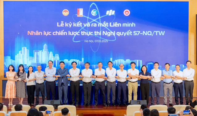 "Kỹ sư 57" - xung lực mới cho quốc gia - Ảnh 1. "Kỹ sư 57" - xung lực mới cho quốc gia - Ảnh 1.