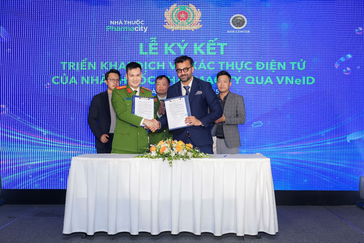 Lên VNeID mua hàng của Pharmacity- Ảnh 1. Lên VNeID mua hàng của Pharmacity- Ảnh 1.