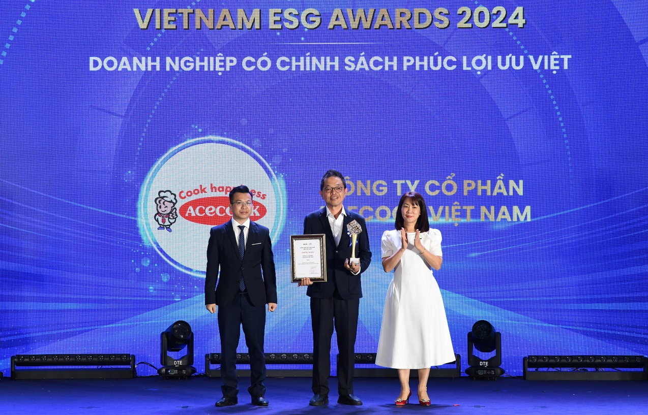 Acecook Việt Nam được vinh danh tại Vietnam ESG Awards 2024 với chính sách phúc lợi ưu việt- Ảnh 1. Acecook Việt Nam được vinh danh tại Vietnam ESG Awards 2024 với chính sách phúc lợi ưu việt- Ảnh 1.