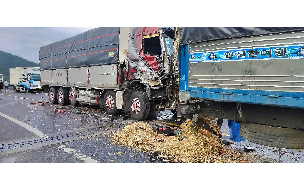 Tai nạn giao thông liên hoàn, 2 người lái xe tử vong tại chỗ- Ảnh 2.