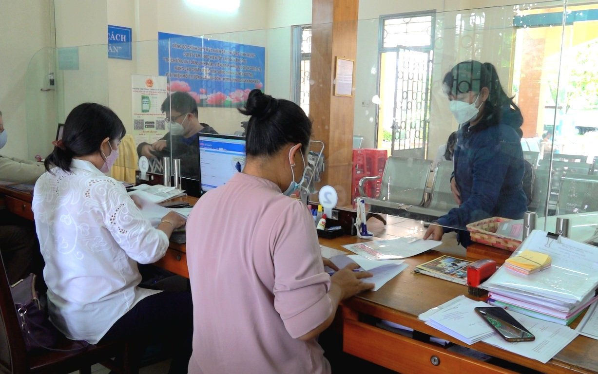 2 nhóm công chức phải nghỉ việc trước khi kết thúc lộ trình sắp xếp- Ảnh 1. 2 nhóm công chức phải nghỉ việc trước khi kết thúc lộ trình sắp xếp- Ảnh 1.
