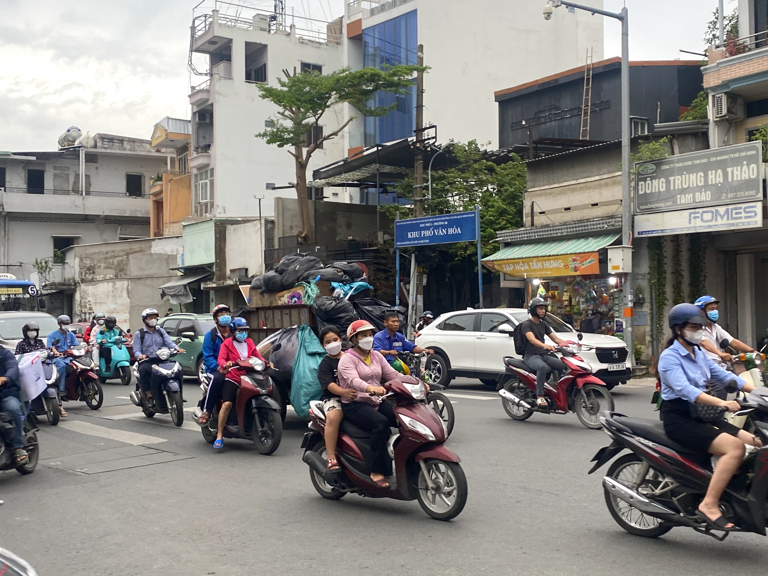 Cân rác tính tiền thu gom: Công bằng, minh bạch?- Ảnh 2. Cân rác tính tiền thu gom: Công bằng, minh bạch?- Ảnh 2.