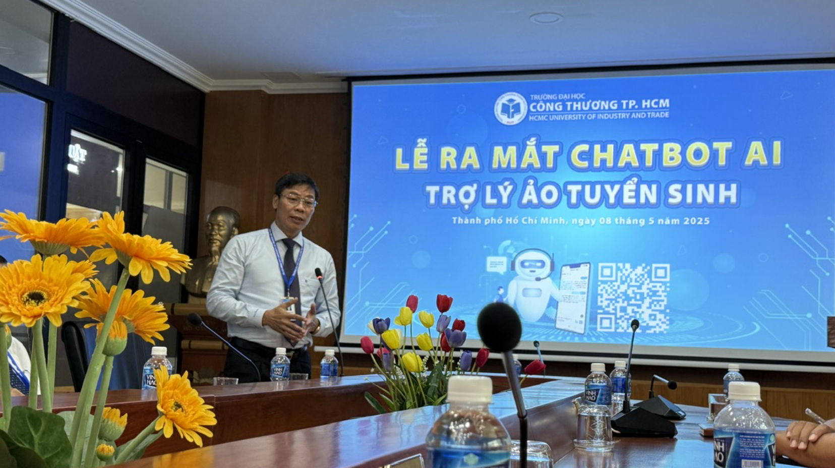 Trường ĐH Công thương TP HCM ra mắt Chatbot AI trợ lý ảo tuyển sinh - Ảnh 1.