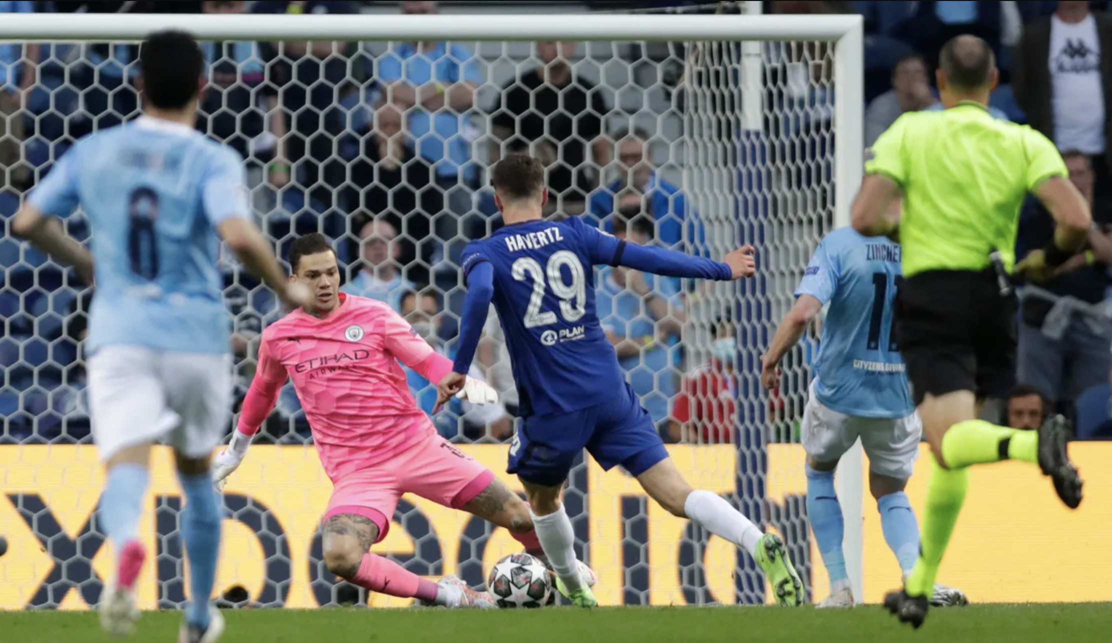 Trận chung kết UEFA Champions League 2020-2021 được tổ chức tại thành phố nào?