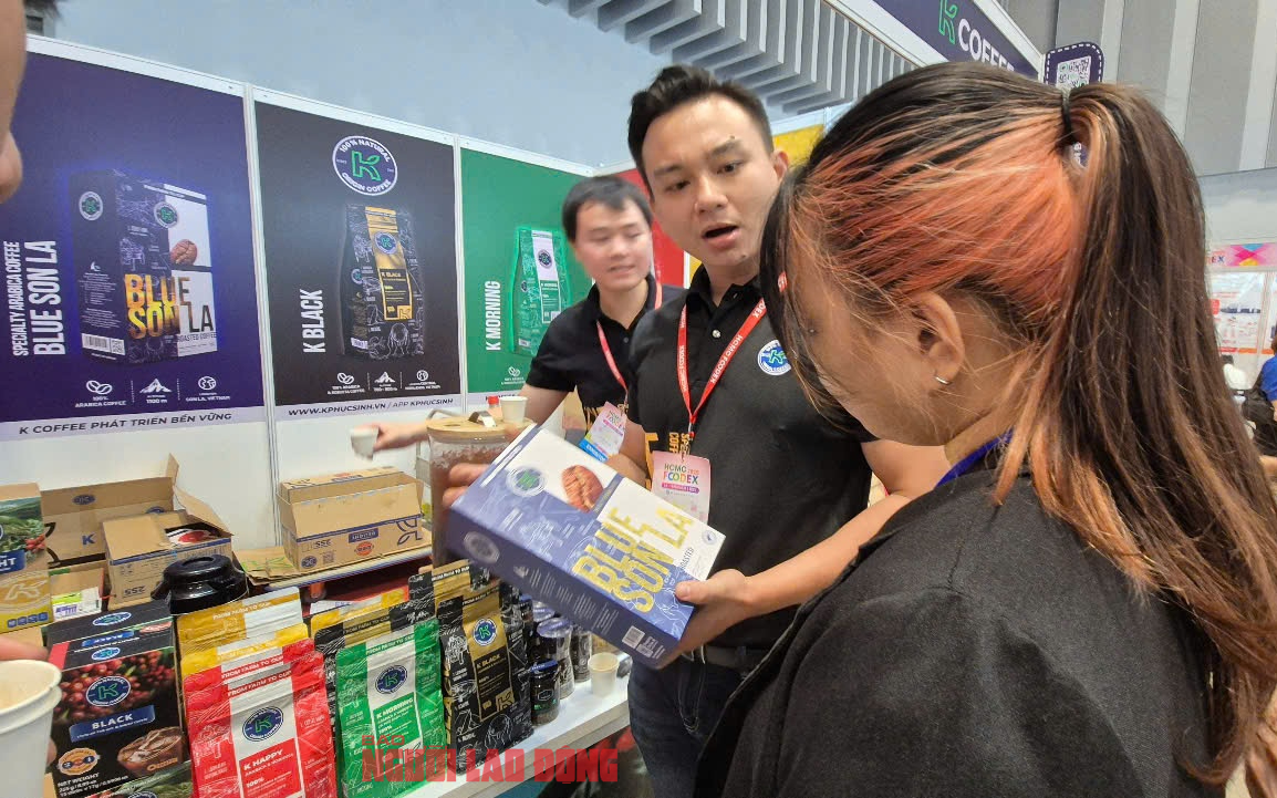 Giá cà phê hôm nay 3-6: Thủng mốc 4500 USD/tấn - Ảnh 1.