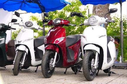 Vì sao xe máy VinFast là lựa chọn số 1 của người lao động tại các khu công nghiệp?- Ảnh 3. Vì sao xe máy VinFast là lựa chọn số 1 của người lao động tại các khu công nghiệp?- Ảnh 3.