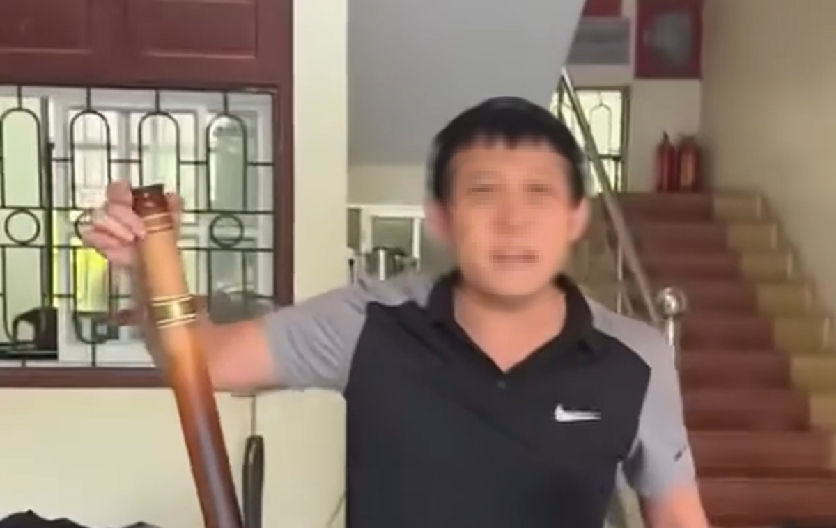 Xuất hiện clip cán bộ đội thuế ở Thanh Hóa xưng "mày, tao" với dân - Ảnh 1.