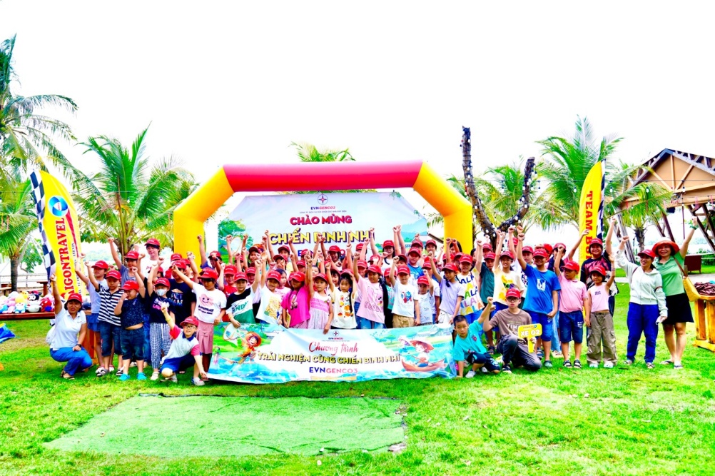 “Ngày hội vui Tết Thiếu nhi” – trao yêu thương, vun đắp tương lai- Ảnh 1. “Ngày hội vui Tết Thiếu nhi” – trao yêu thương, vun đắp tương lai- Ảnh 1.