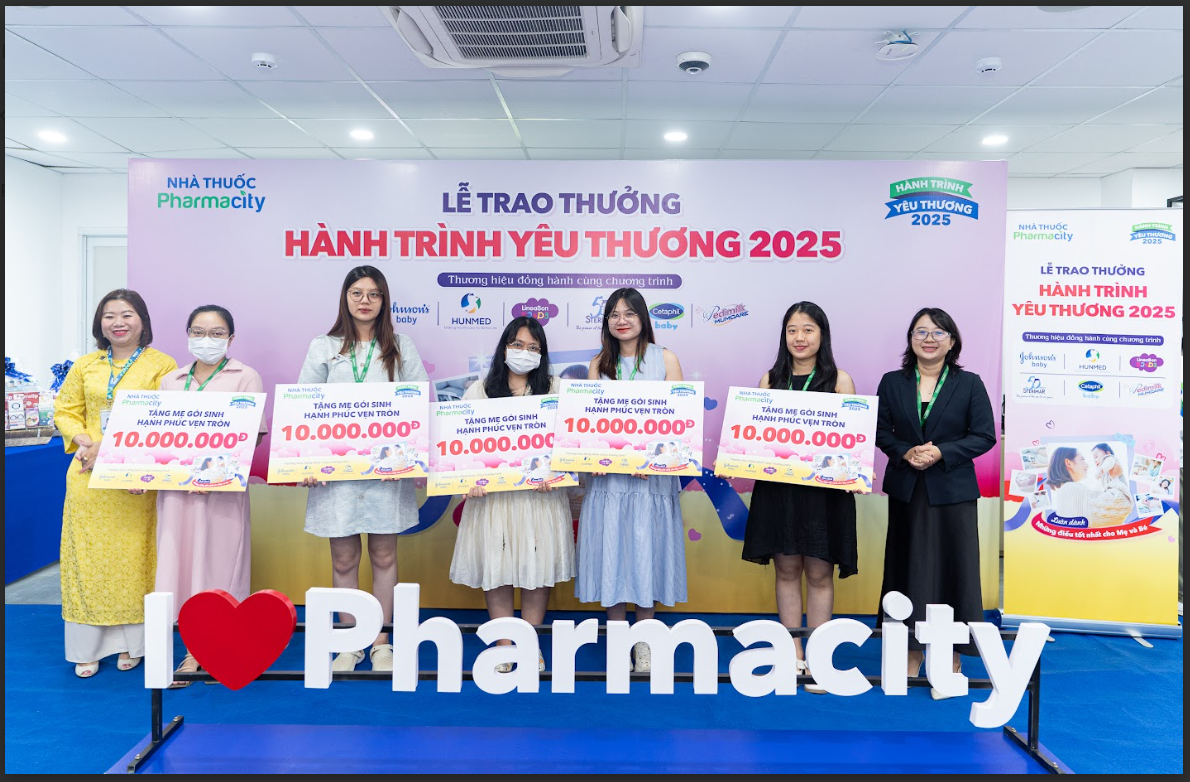 Pharmacity chăm lo sức khỏe cho các mẹ bầu với gói tài trợ gần 2 tỉ đồng- Ảnh 2. Pharmacity chăm lo sức khỏe cho các mẹ bầu với gói tài trợ gần 2 tỉ đồng- Ảnh 2.