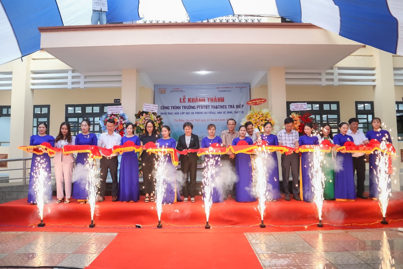 Quỹ Niềm Tin Vàng: Xây trường học, dựng tương lai cho trẻ vùng cao Quảng Ngãi- Ảnh 2. Quỹ Niềm Tin Vàng: Xây trường học, dựng tương lai cho trẻ vùng cao Quảng Ngãi- Ảnh 2.