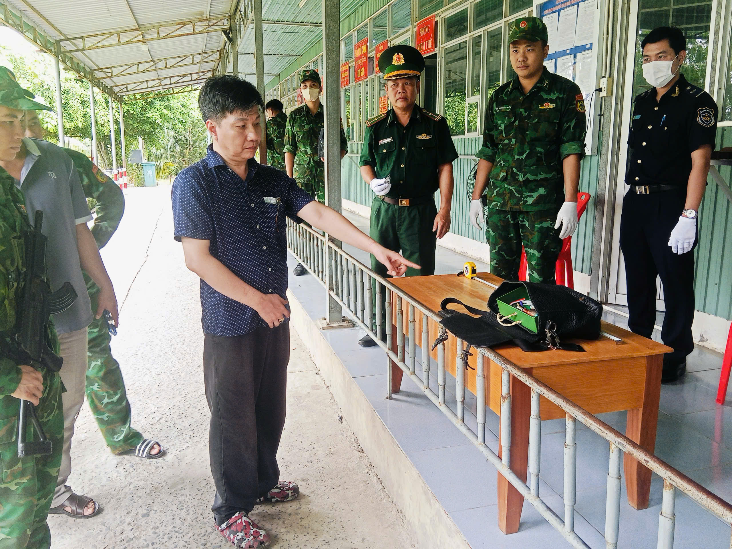 Những hình ảnh về vụ án đặc biệt nghiêm trọng ở Long An- Ảnh 11. Những hình ảnh về vụ án đặc biệt nghiêm trọng ở Long An- Ảnh 11.
