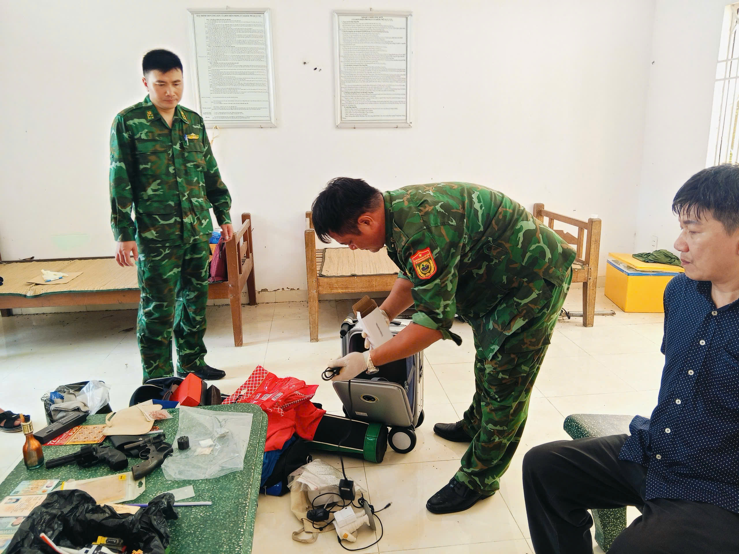 Những hình ảnh về vụ án đặc biệt nghiêm trọng ở Long An- Ảnh 13. Những hình ảnh về vụ án đặc biệt nghiêm trọng ở Long An- Ảnh 13.