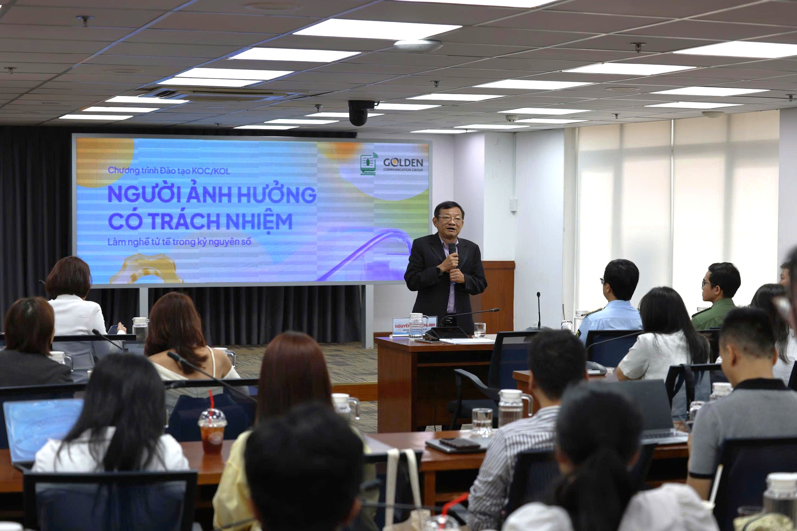 Khi KOL đi học luật: Làm nghề tử tế trong kỷ nguyên số- Ảnh 1. Khi KOL đi học luật: Làm nghề tử tế trong kỷ nguyên số- Ảnh 1.