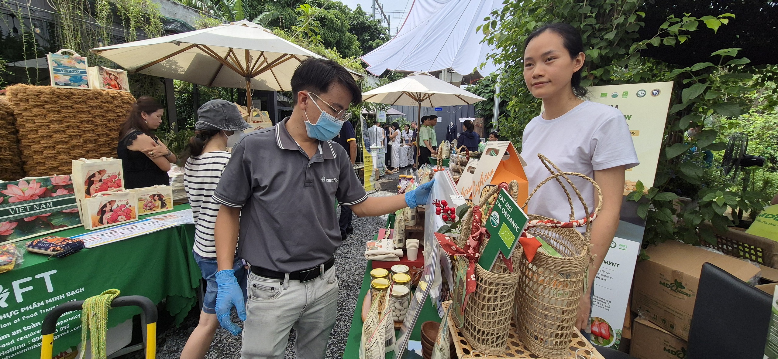 Điểm hẹn thực phẩm minh bạch: Không ngại lấy mẫu kiểm nghiệm - Ảnh 3.