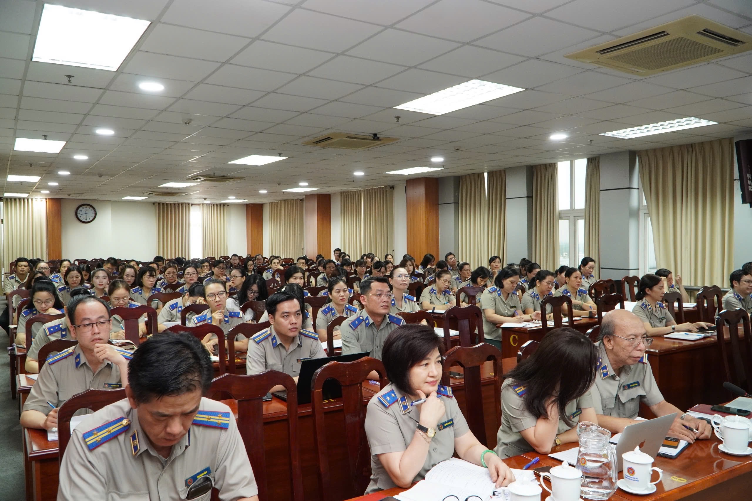 TP HCM không dùng biên lai giấy trong thu, chi thi hành án từ 23-6- Ảnh 3. TP HCM không dùng biên lai giấy trong thu, chi thi hành án từ 23-6- Ảnh 3.