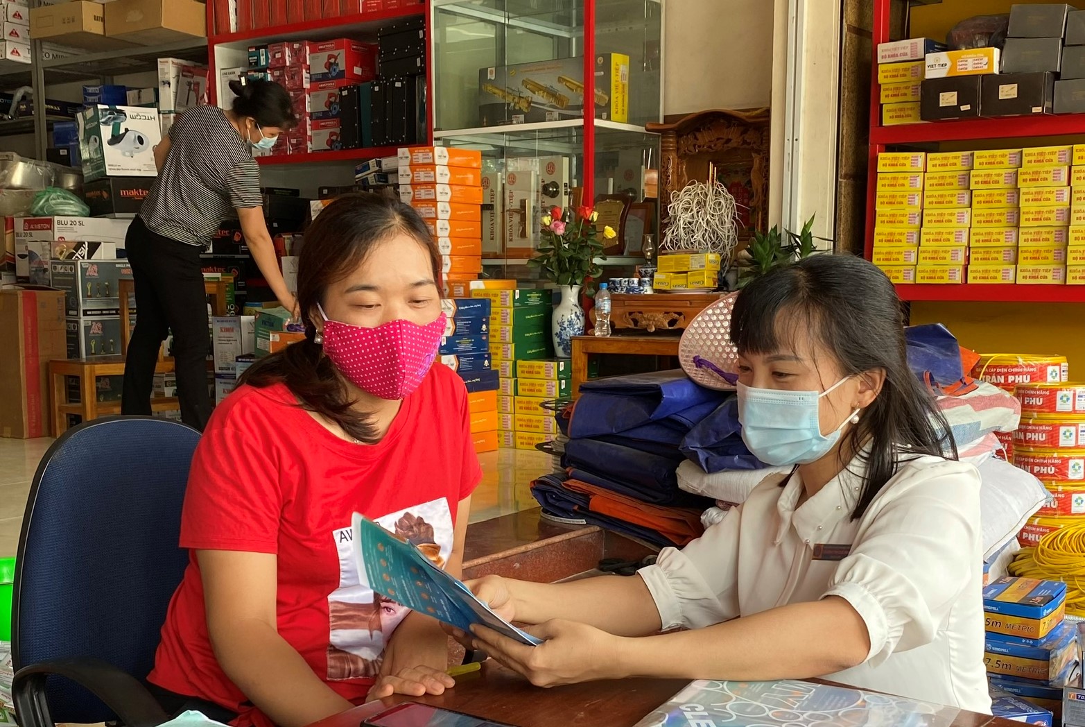 Mức đóng BHXH bắt buộc với hộ kinh doanh ra sao?- Ảnh 1. Mức đóng BHXH bắt buộc với hộ kinh doanh ra sao?- Ảnh 1.