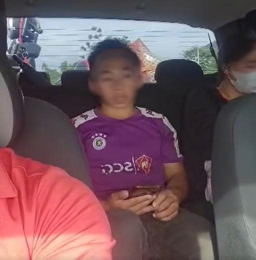 Xác minh tài xế taxi "chặt chém" 4,2 triệu đồng từ bến xe Mỹ Đình ra đầu cao tốc Nội Bài - Lào Cai - Ảnh 1. Xác minh tài xế taxi "chặt chém" 4,2 triệu đồng từ bến xe Mỹ Đình ra đầu cao tốc Nội Bài - Lào Cai - Ảnh 1.