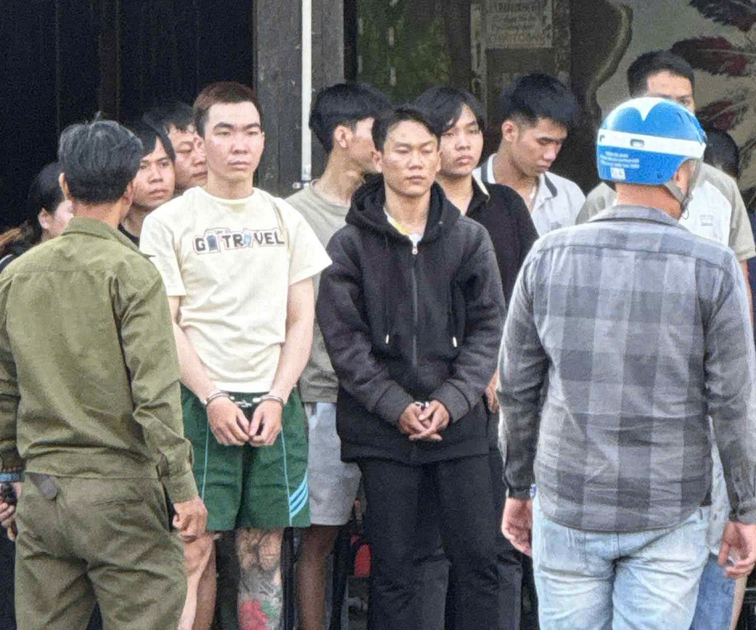 Án mạng tại Hóc Môn, 2 đối tượng liên quan còn rất trẻ - Ảnh 1. Án mạng tại Hóc Môn, 2 đối tượng liên quan còn rất trẻ - Ảnh 1.