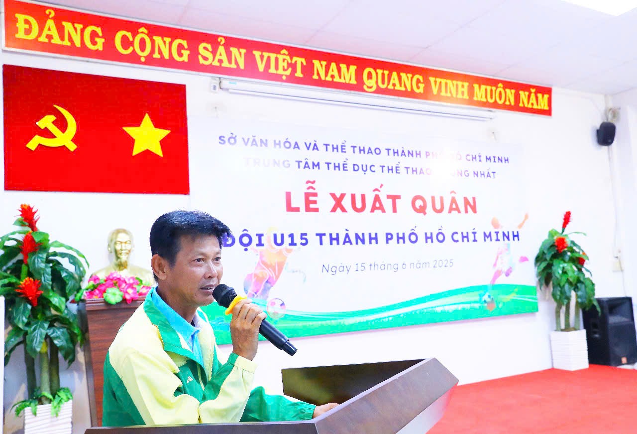 U15 TP HCM làm lễ xuất quân- Ảnh 2. U15 TP HCM làm lễ xuất quân- Ảnh 2.