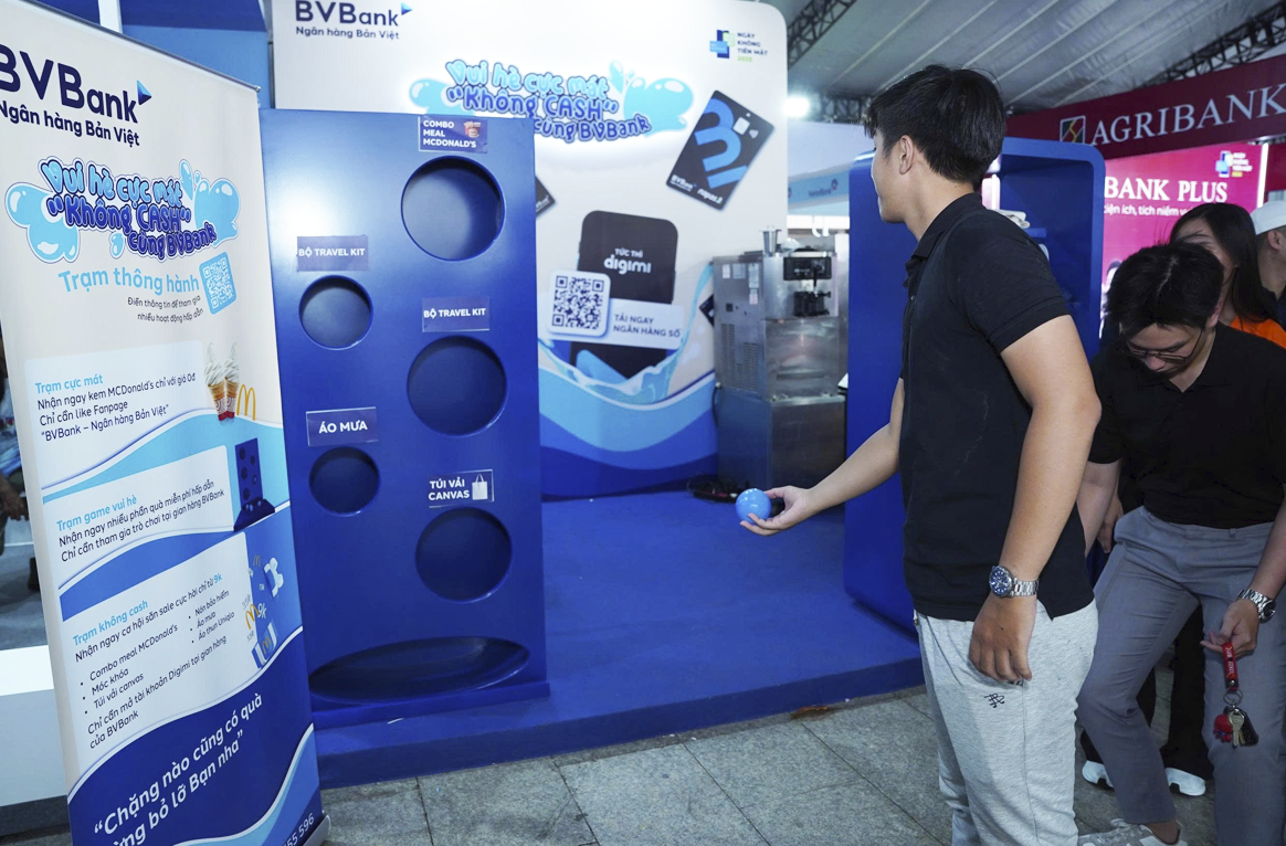 BVBank mang đến chuỗi hoạt động không cash tại Ngày hội không tiền mặt 2025- Ảnh 3. BVBank mang đến chuỗi hoạt động không cash tại Ngày hội không tiền mặt 2025- Ảnh 3.