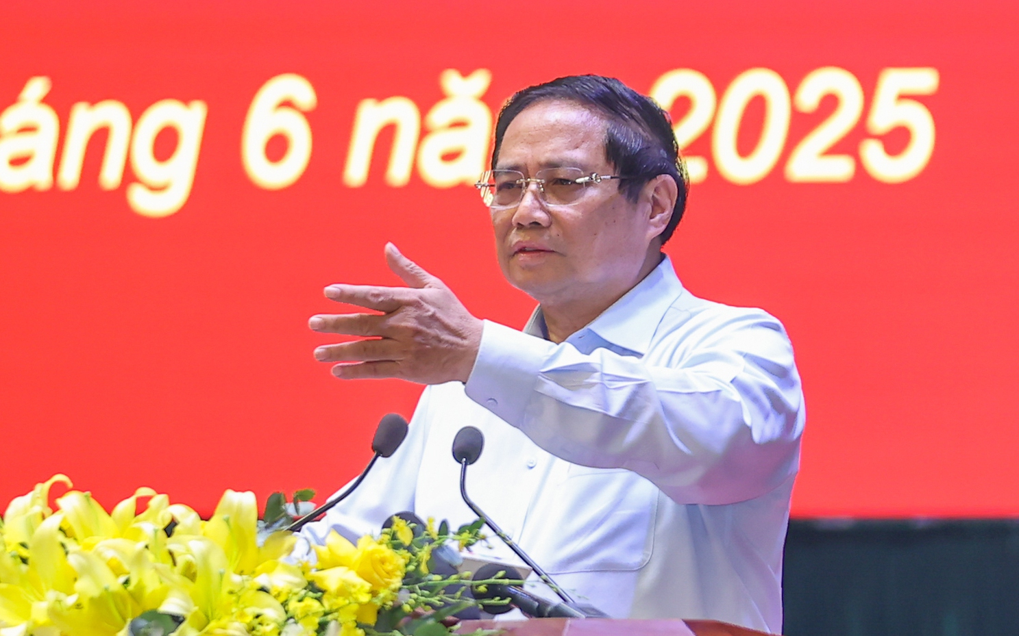 Mở ra kỷ nguyên hành chính mới - Ảnh 4.