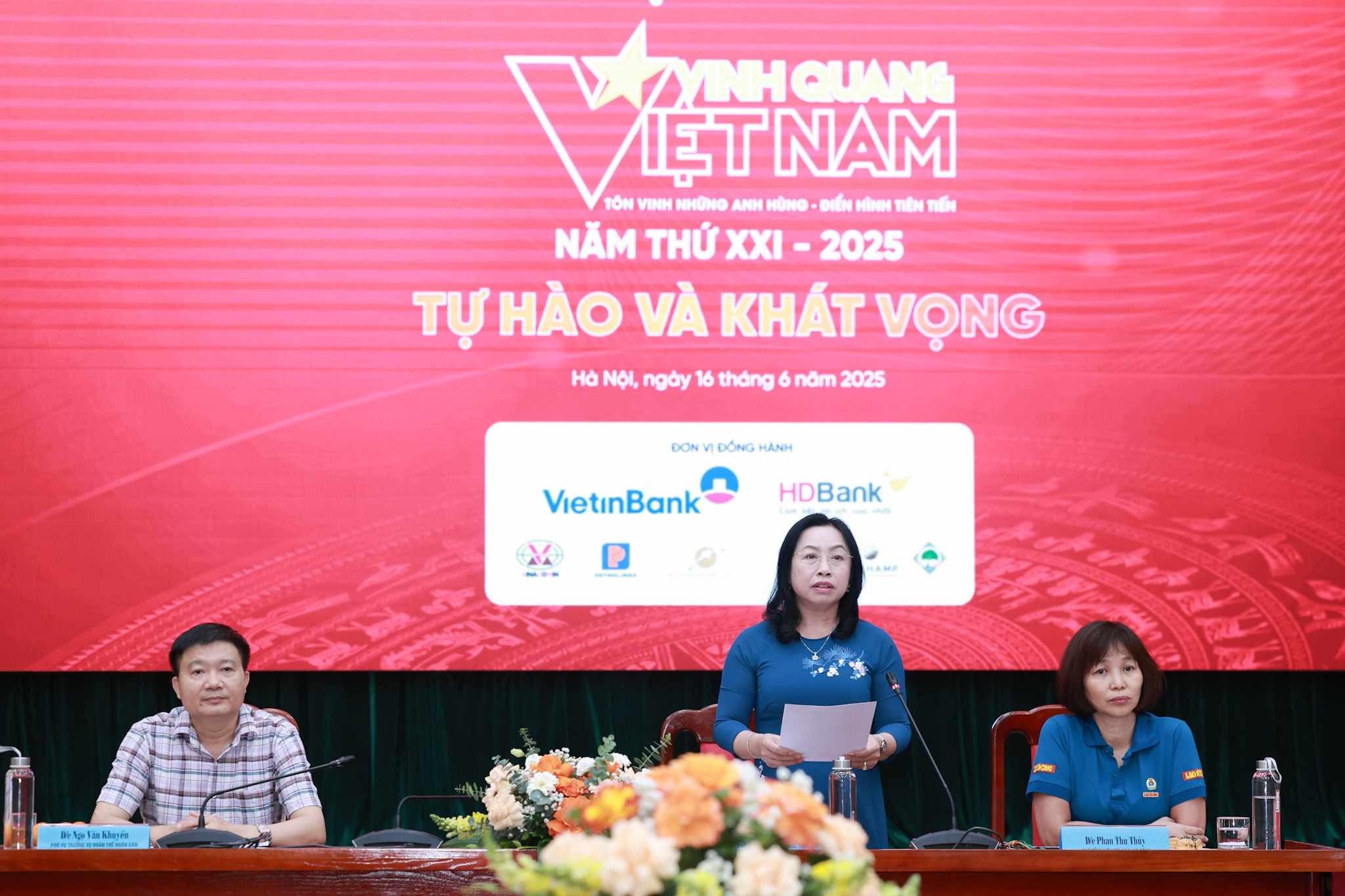 19 tập thể, cá nhân được vinh danh trong Chương trình Vinh quang Việt Nam 2025 - Ảnh 1.