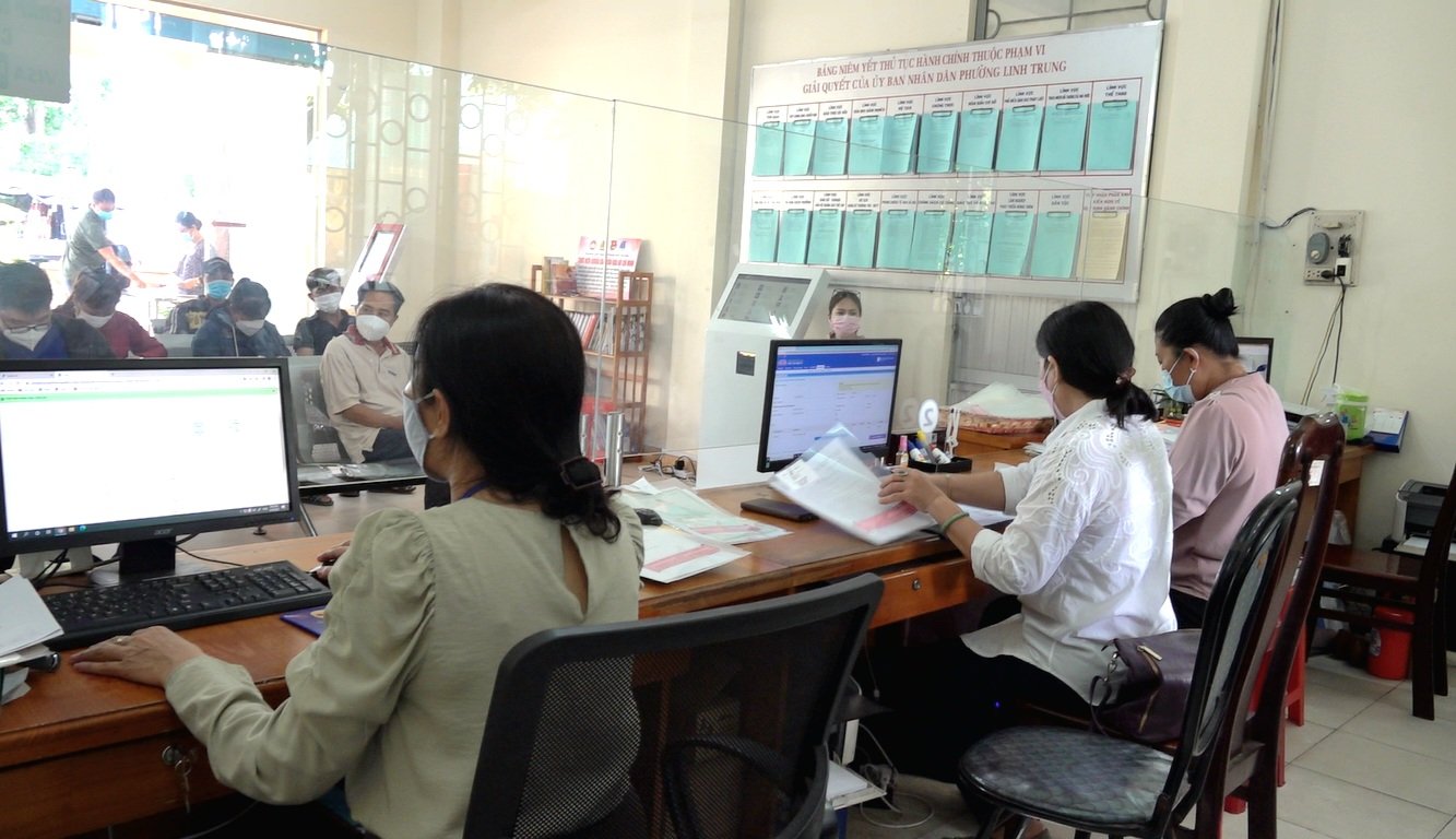 Từ 1-7, thay thế lương cơ sở bằng mức tham chiếu mới trong BHXH cho cán bộ công chức - Ảnh 1.