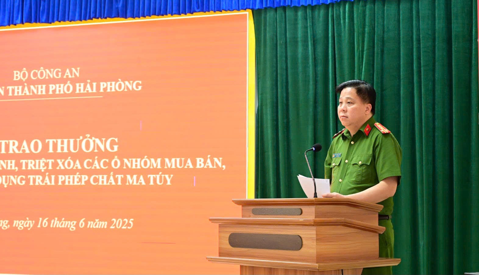 Triệt phá 2 nhóm tội phạm nguy hiểm, thu giữ gần 2,5 kg ma túy và súng đạn- Ảnh 2. Triệt phá 2 nhóm tội phạm nguy hiểm, thu giữ gần 2,5 kg ma túy và súng đạn- Ảnh 2.