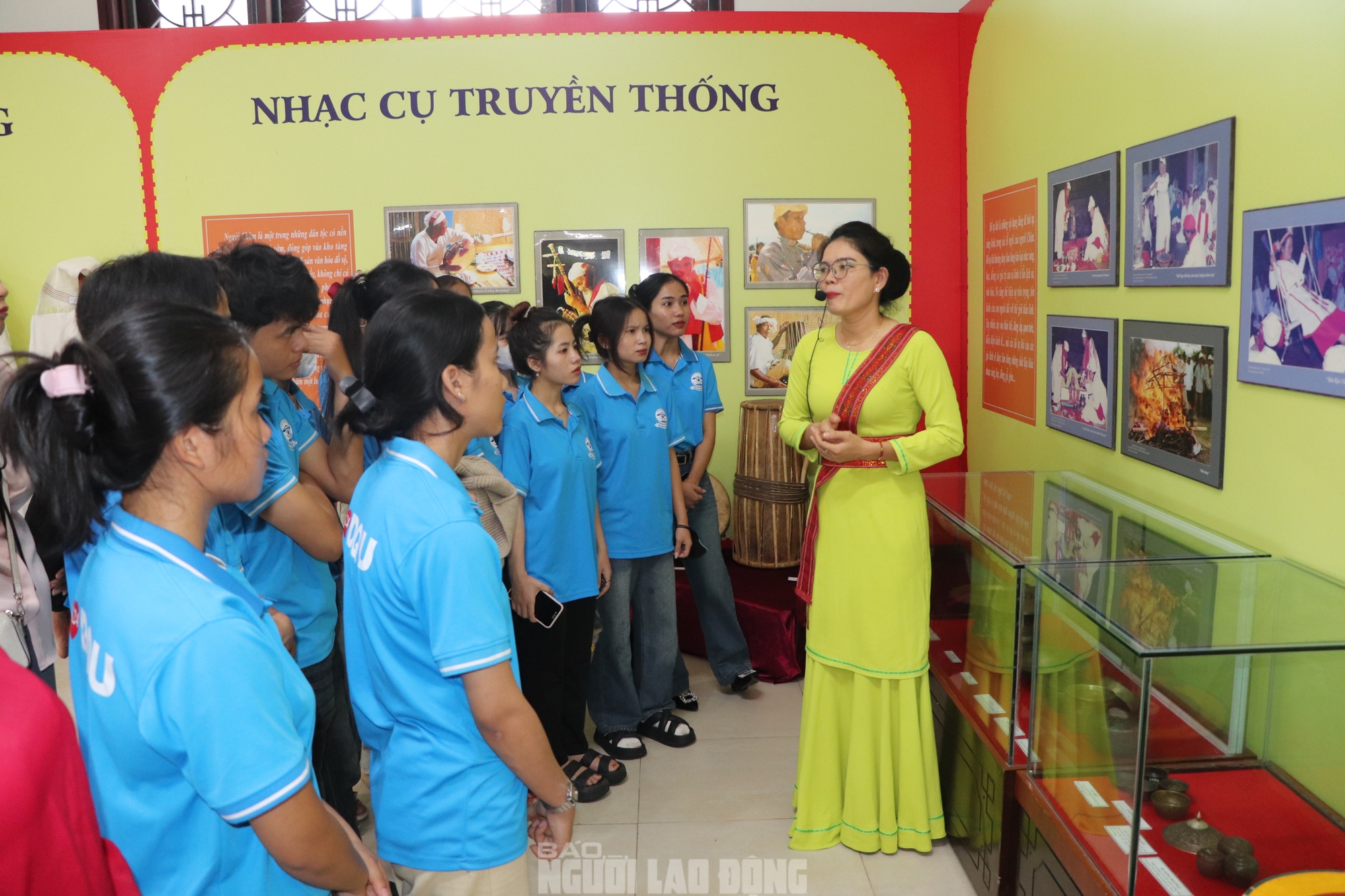 Bộ trang sức bằng vàng hơn 2.000 năm lần đầu "lộ diện" ở Quảng Nam- Ảnh 25. Bộ trang sức bằng vàng hơn 2.000 năm lần đầu "lộ diện" ở Quảng Nam- Ảnh 25.