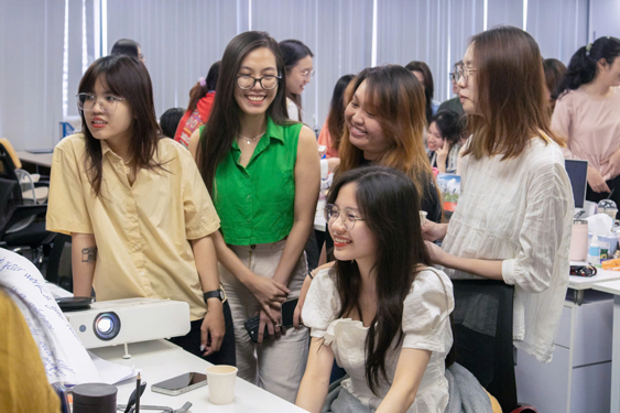 "Điểm tựa chiến lược" của nhân viên trẻ- Ảnh 1. "Điểm tựa chiến lược" của nhân viên trẻ- Ảnh 1.
