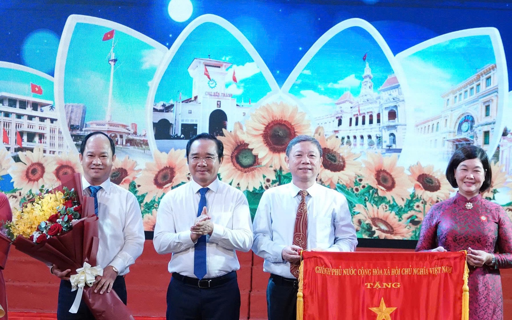 Chủ tịch UBND TP HCM: Phường Cầu Ông Lãnh tập trung tháo gỡ các dự án tồn đọng - Ảnh 4.