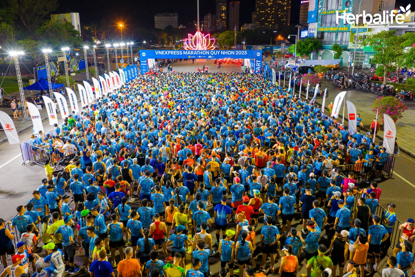 Herbalife Việt Nam cùng VnExpress Marathon Quy Nhơn 2025 lan tỏa lối sống năng động đến cộng đồng- Ảnh 2. Herbalife Việt Nam cùng VnExpress Marathon Quy Nhơn 2025 lan tỏa lối sống năng động đến cộng đồng- Ảnh 2.