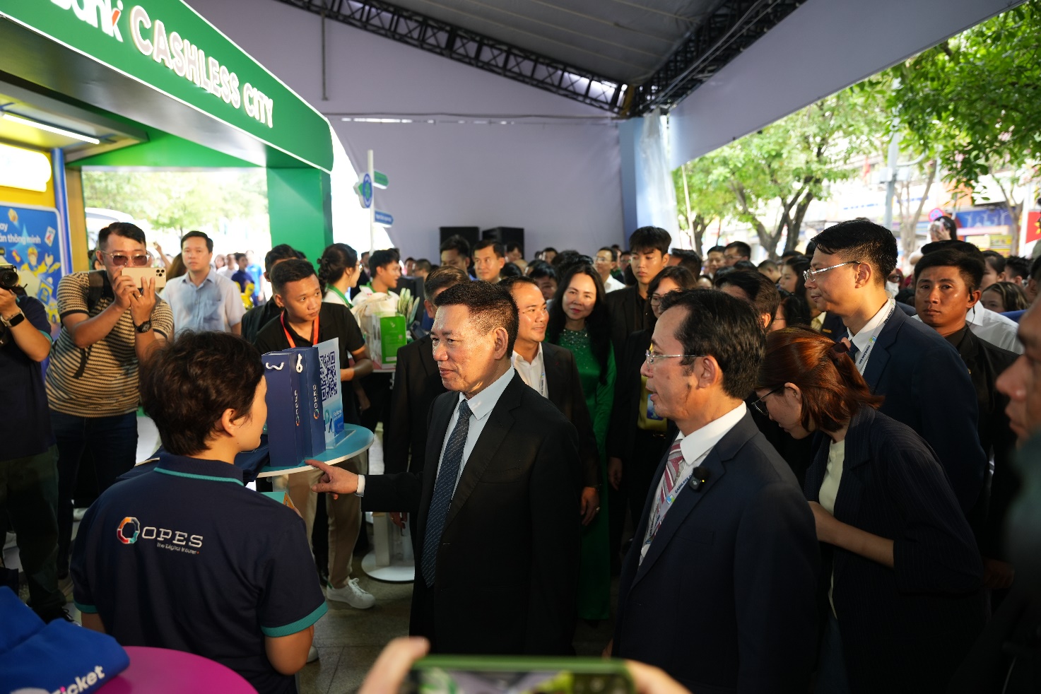 VPBank khẳng định dấu ấn tại Ngày không tiền mặt 2025- Ảnh 1. VPBank khẳng định dấu ấn tại Ngày không tiền mặt 2025- Ảnh 1.
