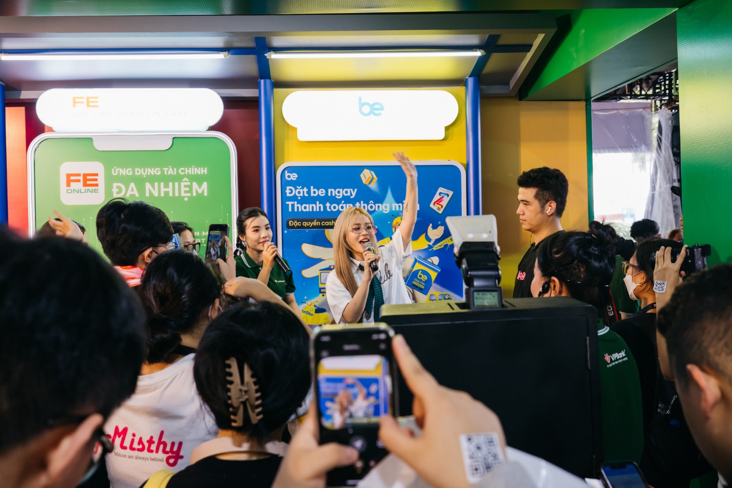 VPBank khẳng định dấu ấn tại Ngày không tiền mặt 2025- Ảnh 5. VPBank khẳng định dấu ấn tại Ngày không tiền mặt 2025- Ảnh 5.