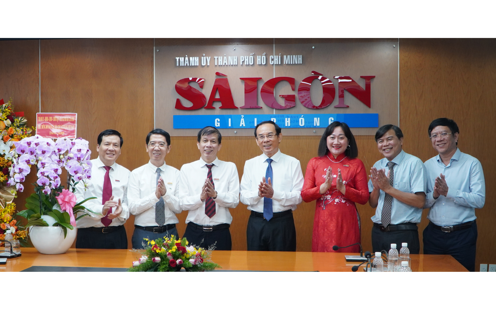 Phó Bí thư Thường trực Thành ủy TP HCM Nguyễn Thanh Nghị chúc mừng các cơ quan báo chí - Ảnh 2.