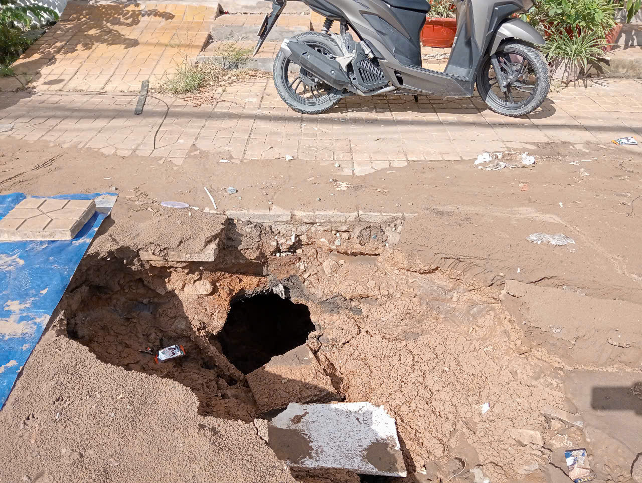 Cần Thơ: Gần 50 tỉ đồng nâng cấp đoạn đường ngắn nhưng thi công rất nham nhở- Ảnh 4.