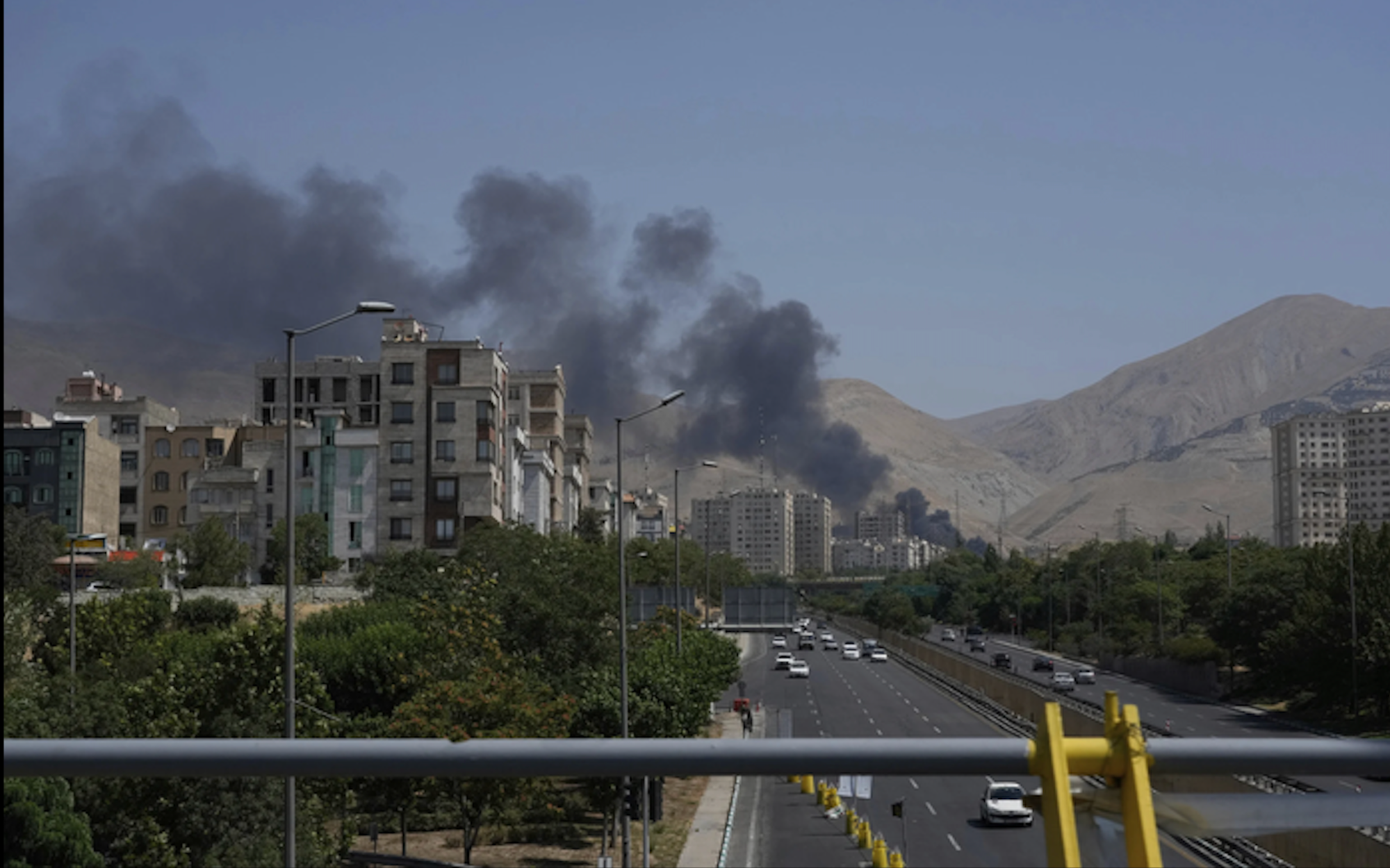 Lên phương án sơ tán an toàn người Việt Nam tại Israel, Iran - Ảnh 1.